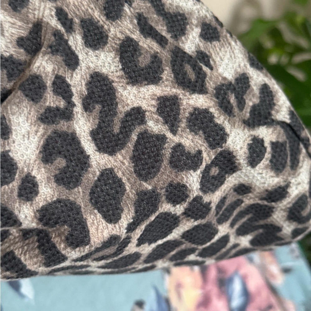 Lovely Melody Floral and Animal Print Women's Hooded Top, Size Small - Picture 4 of 5